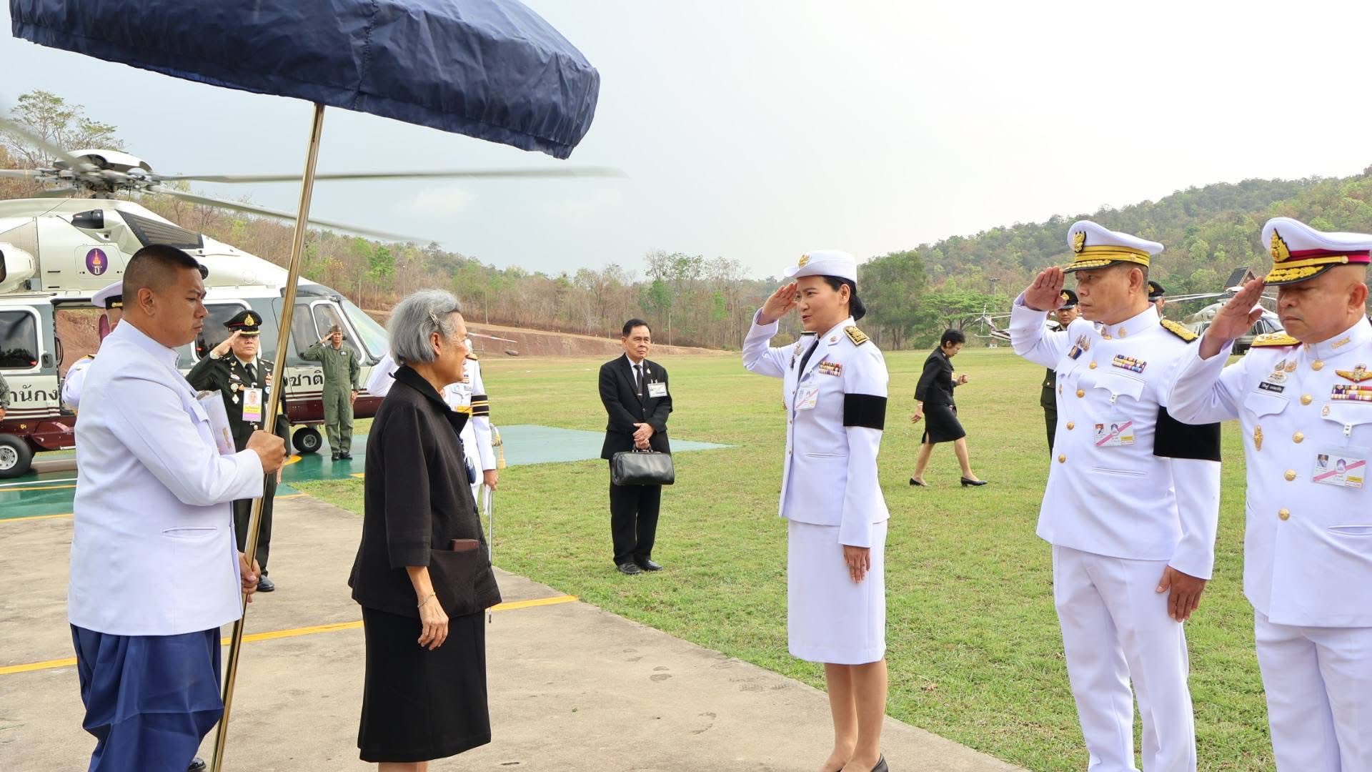 พช.พะเยา : ร่วมเฝ้ารับเสด็จ กรมสมเด็จพระเทพฯ เสด็จแทนพระองค์พระราชทานปริญญาบัตรแก่นิสิตมหาวิทยาลัยพะเยา